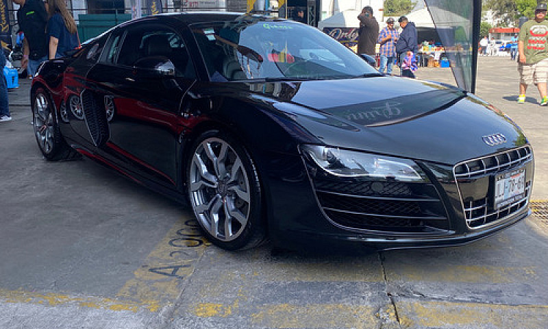 Audi R8 5.2L V10 Qua...