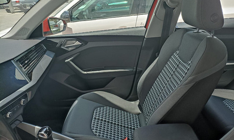 Audi A1 2021 1.5 Ego...