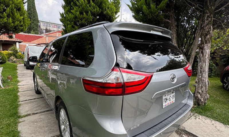 Toyota Sienna 3.5 Xl...