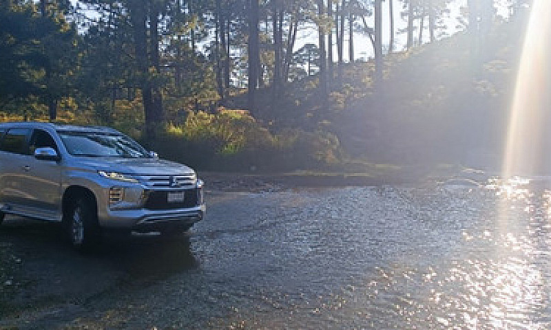 Mitsubishi Montero S...