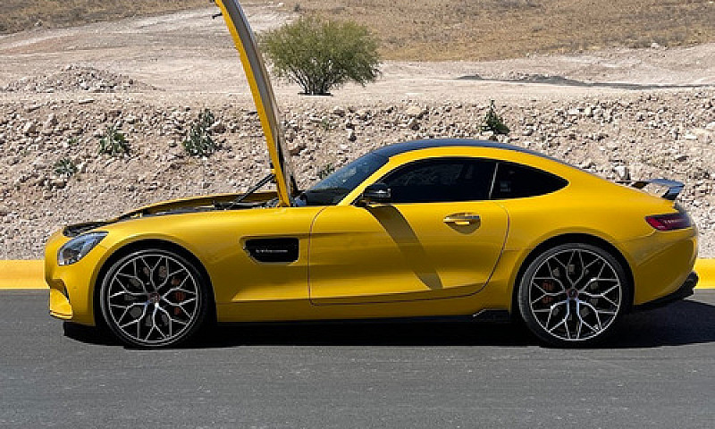 Mercedes-Benz Amg Gt...