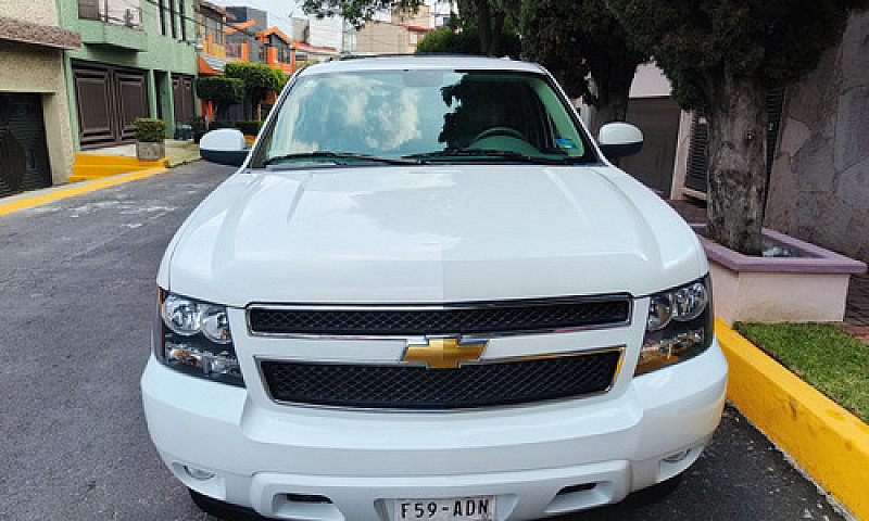 Chevrolet Suburban C...