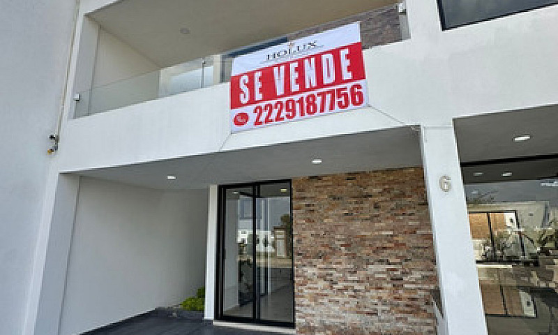 Casa En Venta En Lom...