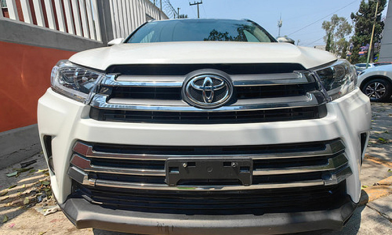 Toyota Highlander 3....