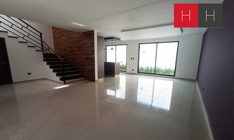 Casa En Venta En Lom...