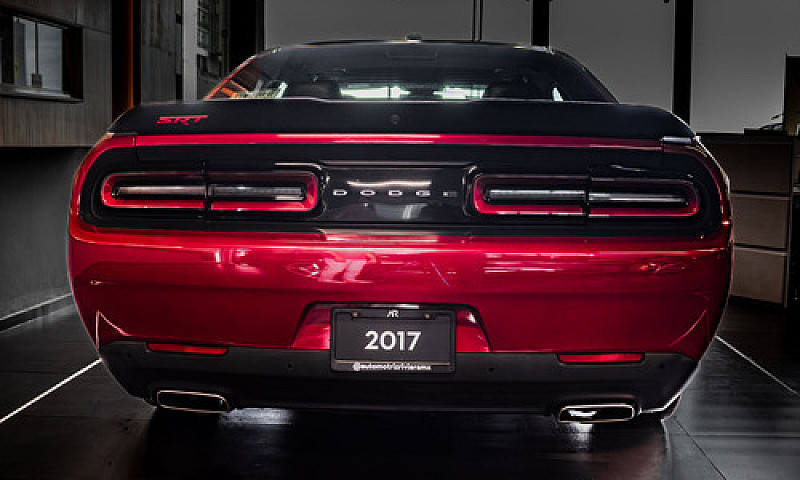 Dodge Challenger 201...