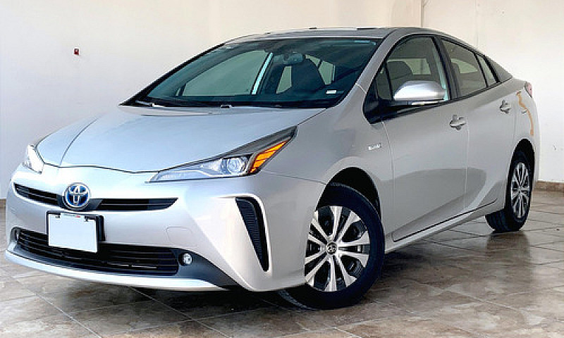 Toyota Prius 2021...