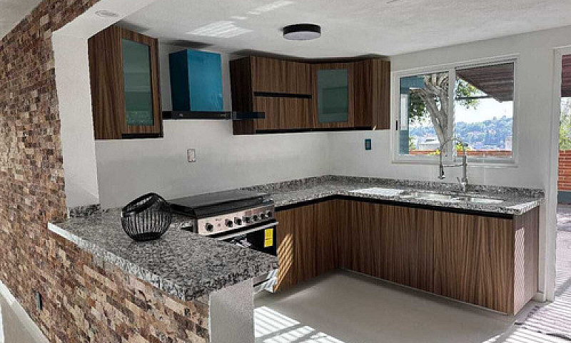 Casa En Venta En Lom...