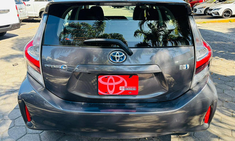 Toyota Prius 2020...