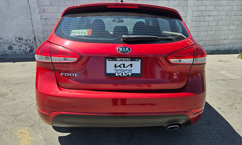Kia Forte Hb 2018...