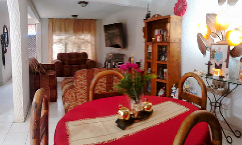Casa En Venta En Eca...