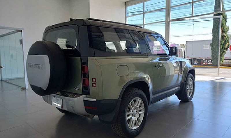 Land Rover Defender ...