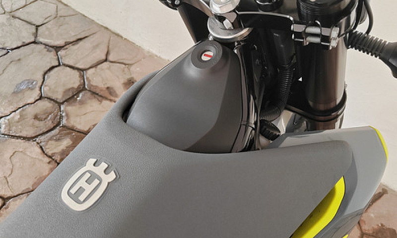 Husqvarna 701 Superm...