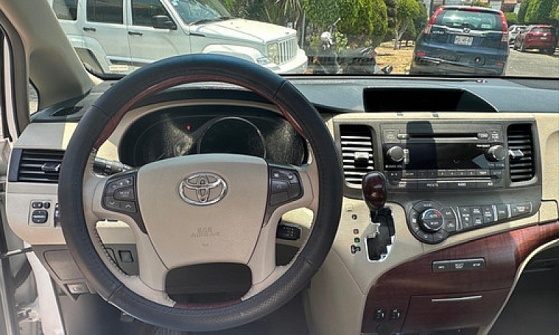 Toyota Sienna 3.5 Li...