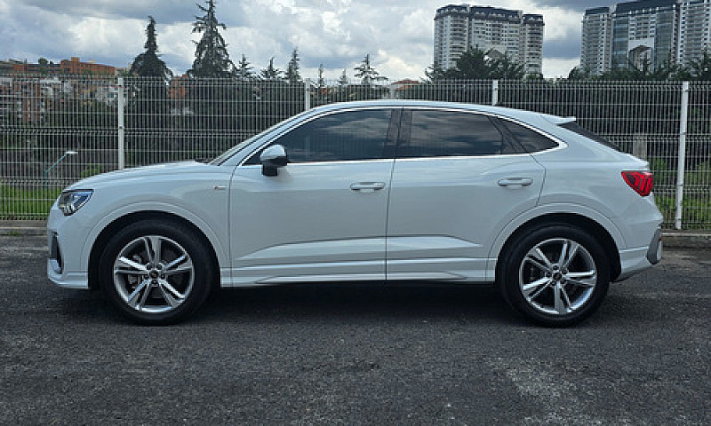 Audi Q3 2.0 S Line 1...