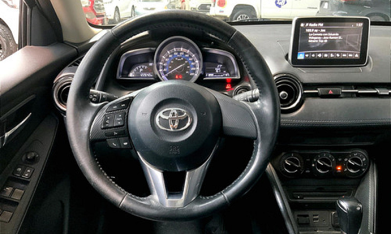 Toyota Yaris 2018...