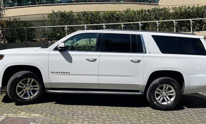 Chevrolet Suburban 5...