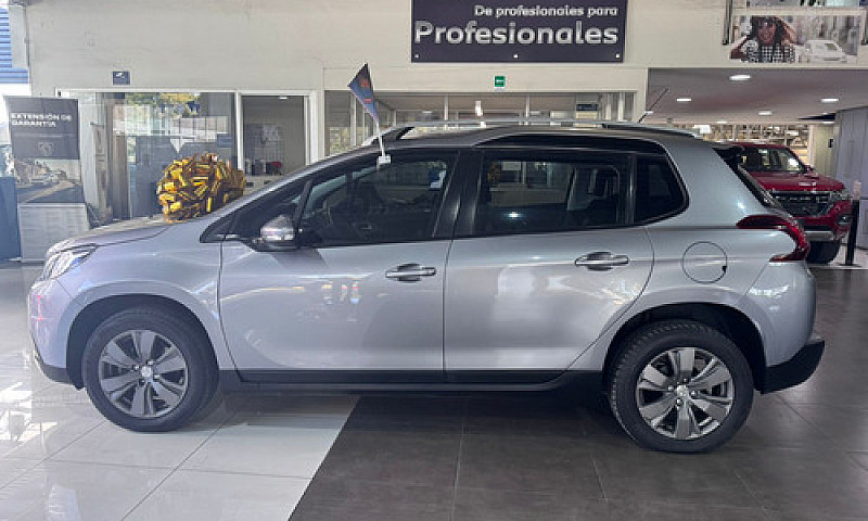 Peugeot 2008 2020...