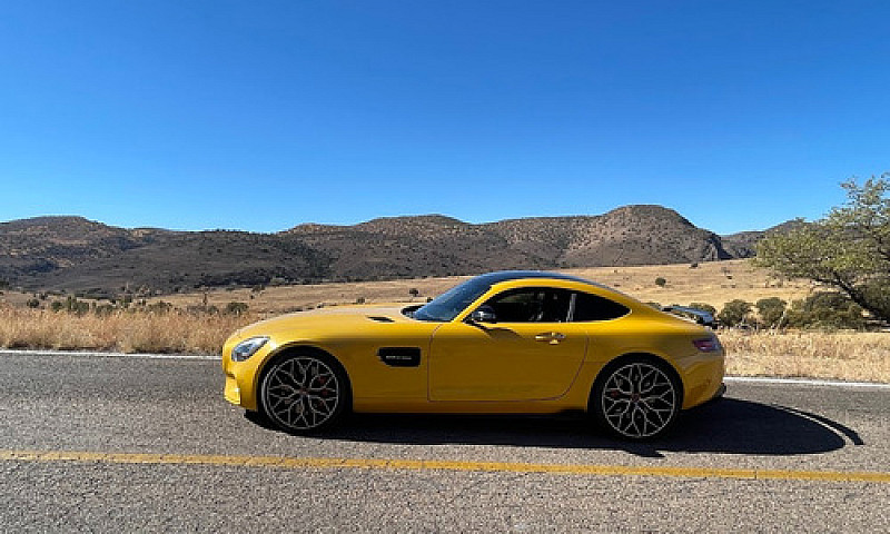 Mercedes-Benz Amg Gt...