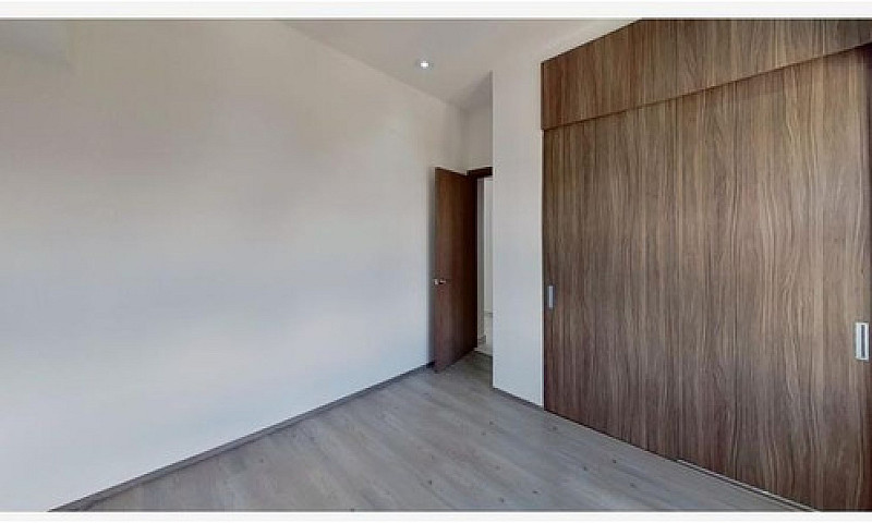 Departamento En Av. ...