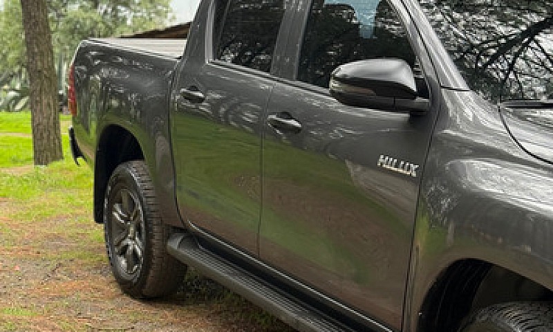 Toyota Hilux 2.7 Cab...