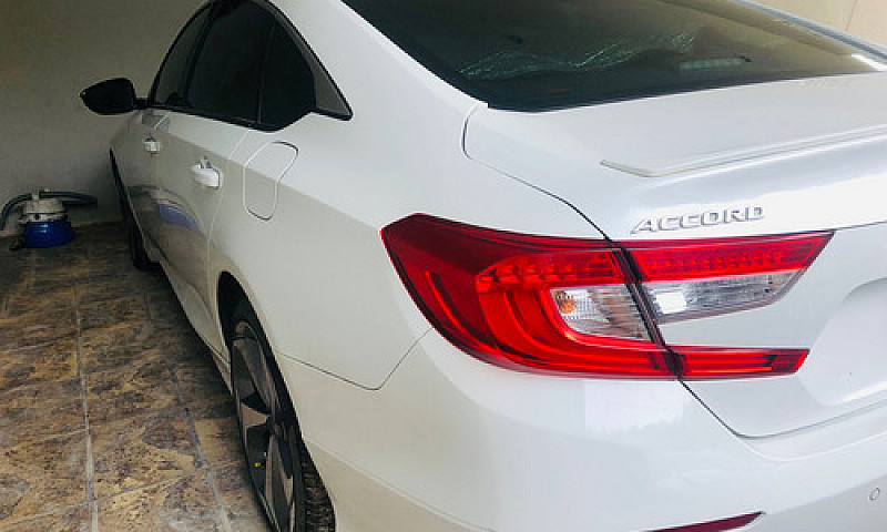 Honda Accord 2.0 Tou...