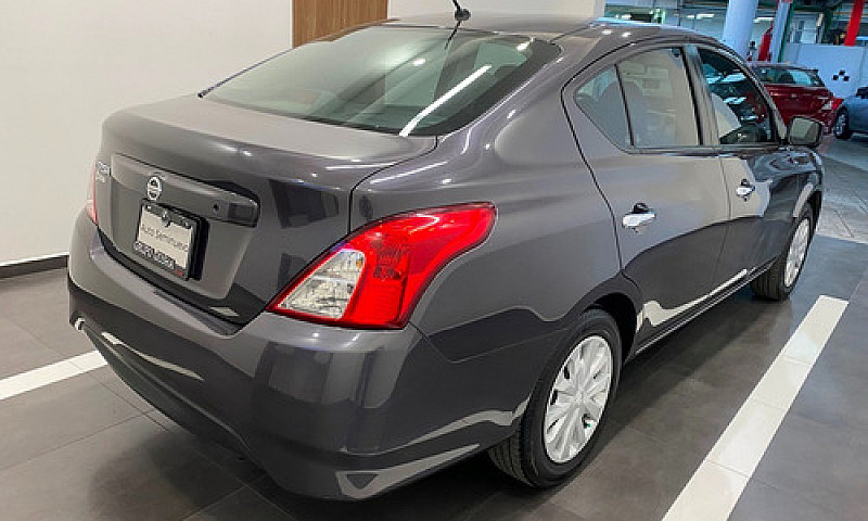 Nissan Versa 2018...