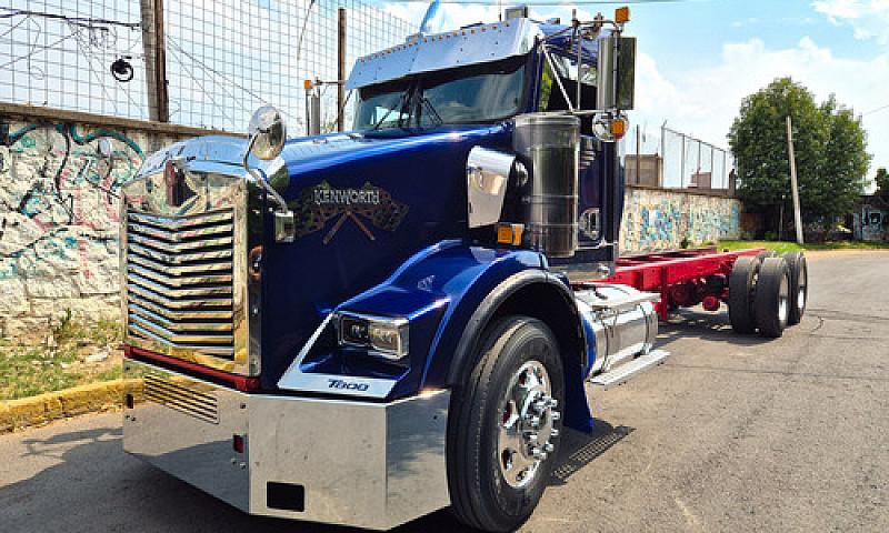 Kenworth T800 Centen...