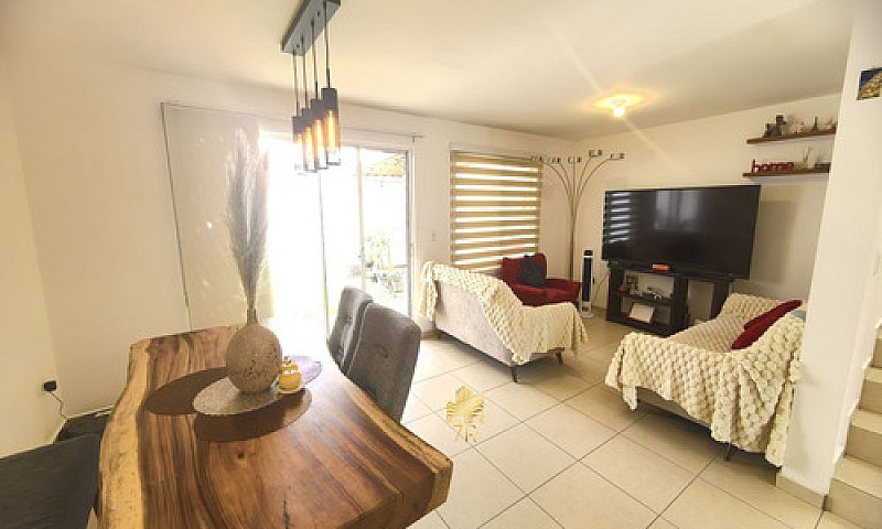 Casa En Venta En Zak...