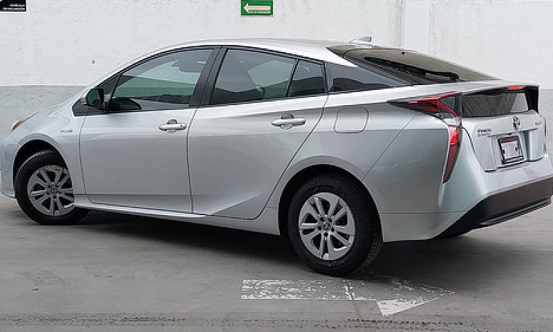 Toyota Prius 2017...