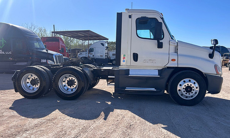 2017 Freightliner Ca...