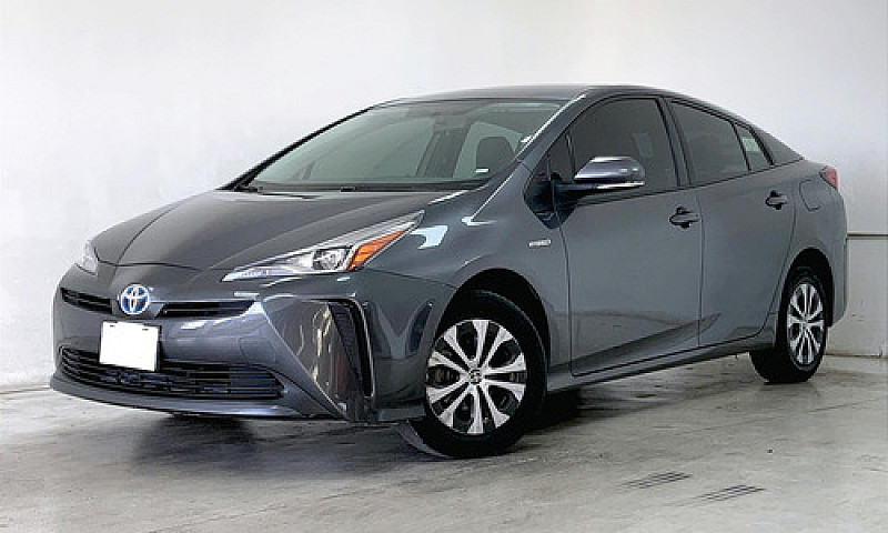 Toyota Prius 2020...