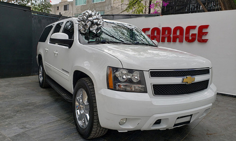 Chevrolet Suburban 5...