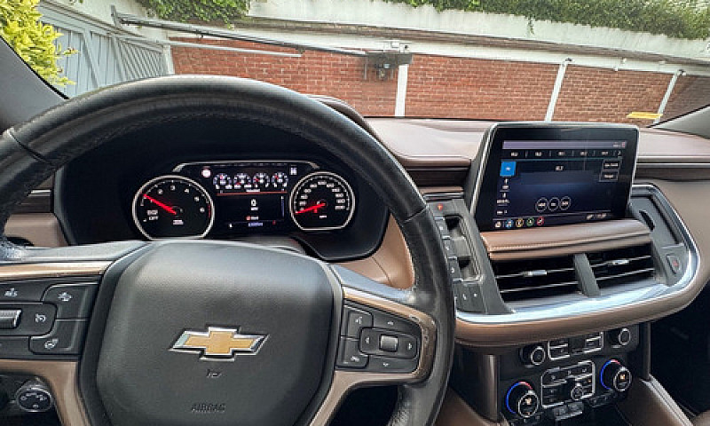 Chevrolet Suburban 6...