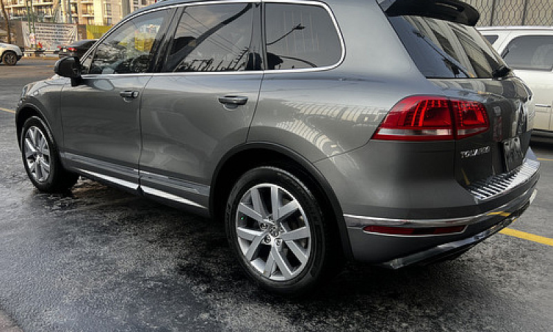 Volkswagen Touareg 4...