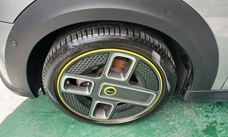 Mini Cooper 2024...