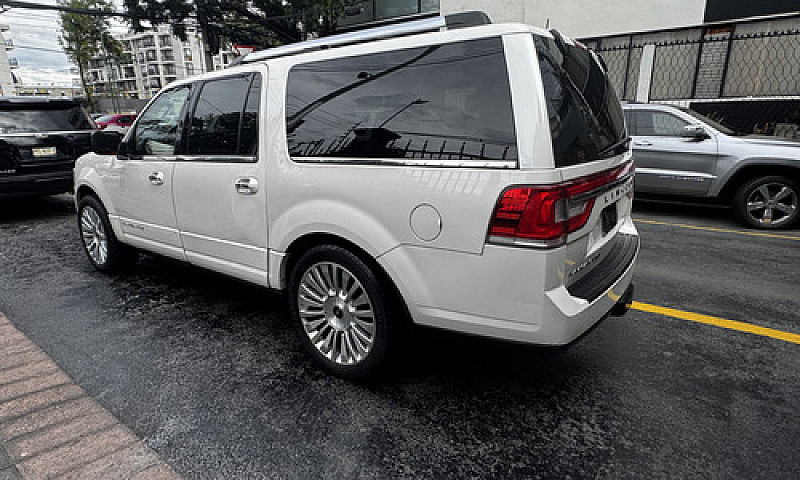 Lincoln Navigator 3....