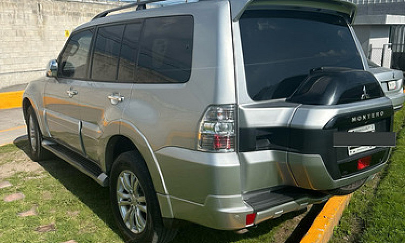 Mitsubishi Montero 3...
