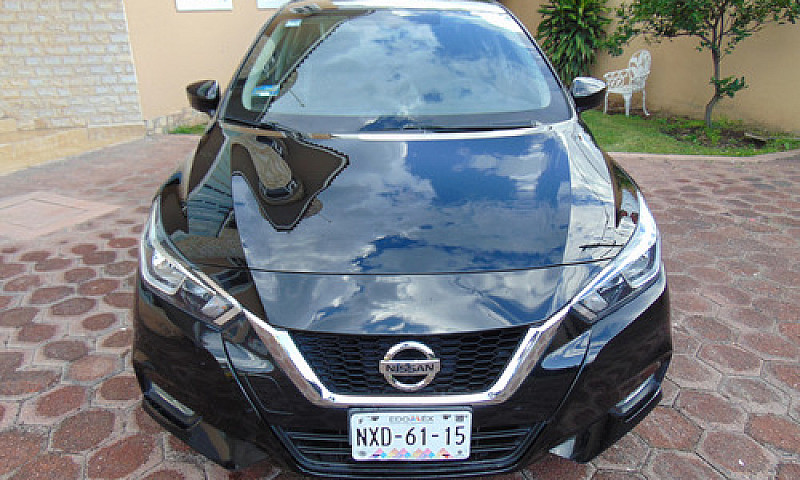 Nissan Versa 1.6 Adv...