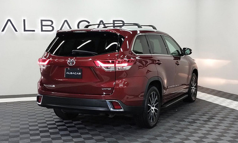 Toyota Highlander 3....