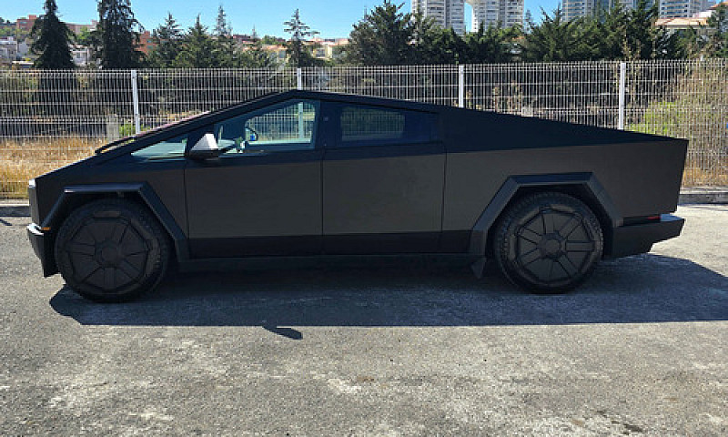 Tesla Cybertruck Cyb...