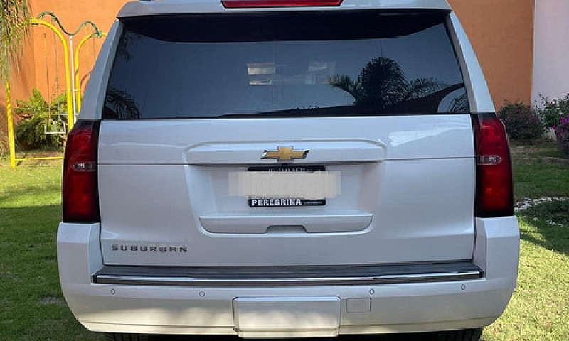 Chevrolet Suburban 5...
