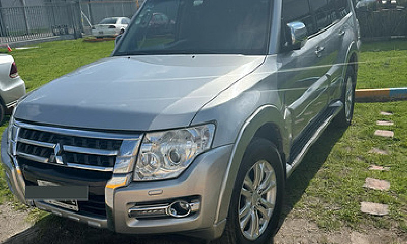 Mitsubishi Montero 3...
