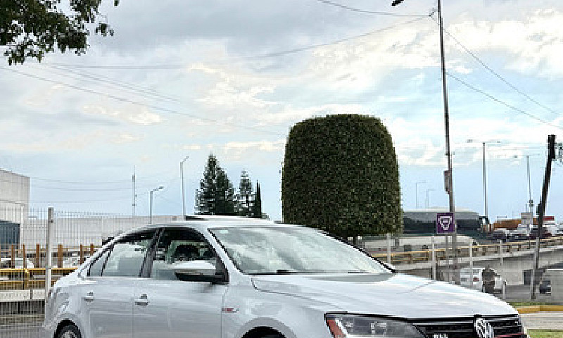 Volkswagen Jetta 2.0...