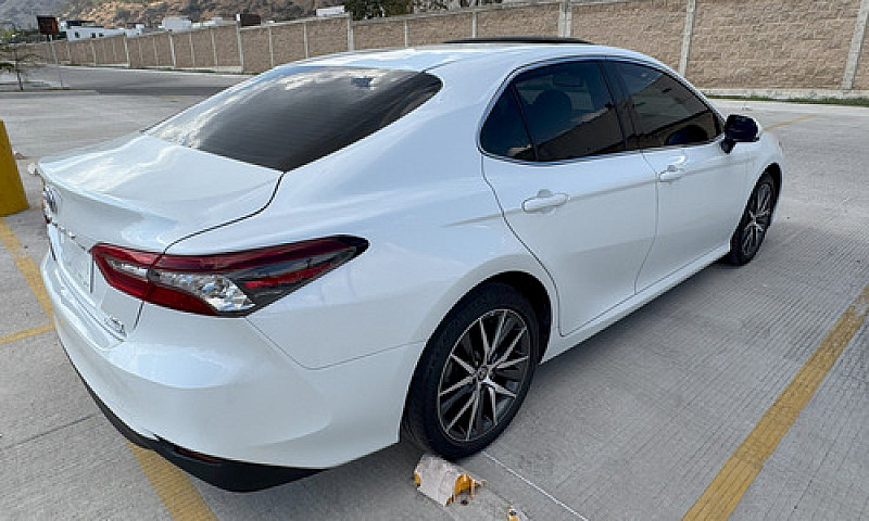 Toyota Camry Xle Nav...
