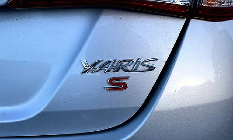 Toyota Yaris 2021...