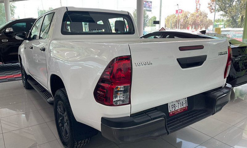 Toyota Hilux 2021...