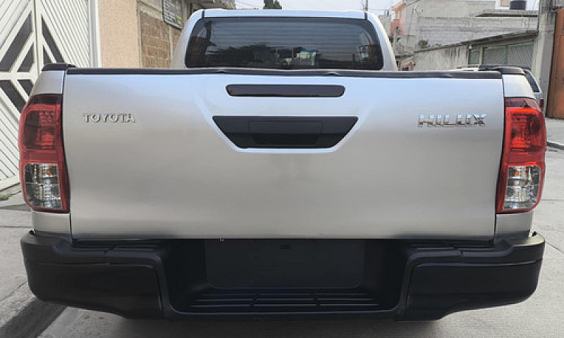 Toyota Hilux 2.7 Cab...