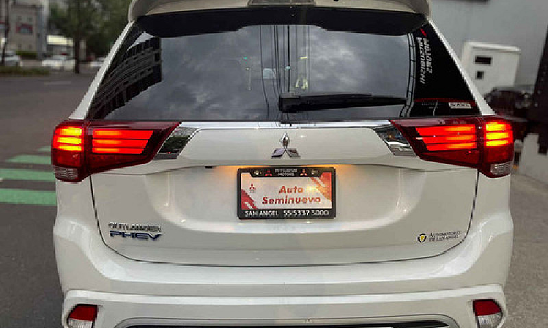 Mitsubishi Outlander...