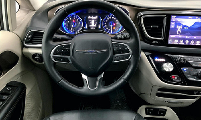 Chrysler Pacifica 20...